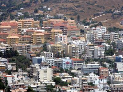 Πέφτουν διαρκώς οι τιμές των ακινήτων 