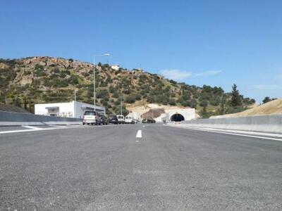 Με γρήγορους ρυθμούς οι εργασίες ασφαλτό...