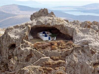 Η μοναδική εκκλησιά στον κόσμο χωρίς σκε...