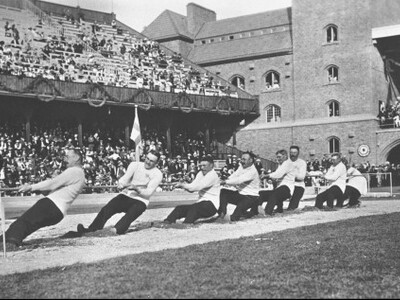 Διελκυστίνδα στο Παρίσι το 1900