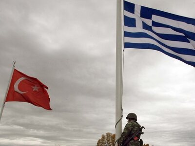 Υψωσαν τουρκική σημαία σε ελληνική νησίδ...