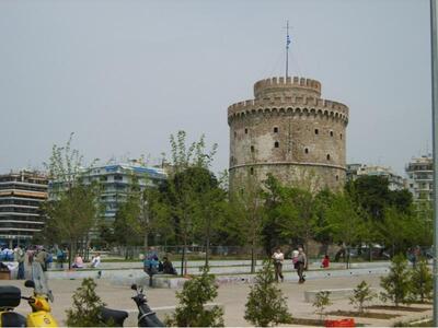 Μέλη του ΠΑΜΕ κατέλαβαν τον Λευκό Πύργο 