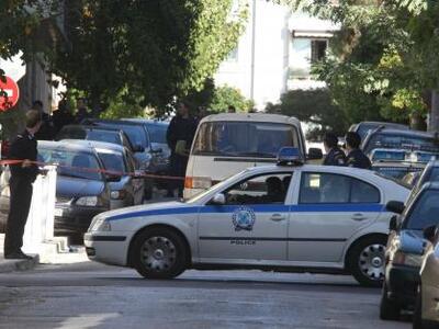 Κολωνάκι: Συναγερμός για ύποπτο όχημα