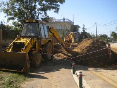 Έσπασε ο κεντρικός αγωγός αποχέτευσης στ...