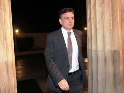 Θάνος Μωραΐτης: Τι θα γίνει επιτέλους με...