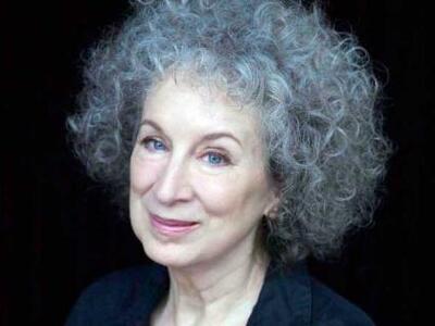 Η διάσημη Καναδή συγγραφέας Μάργκαρετ Άτ...