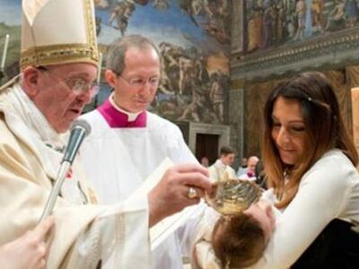 Νέο "άνοιγμα" από τον Πάπα Φρα...