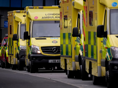 Βρετανία: 57χρονη μένει παράλυτη μετά απ...