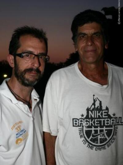 Ο Γιάννης Μπέζος στη φωτό με τον πολιτισ...