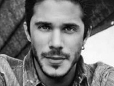 Ο Νίκος Οικονομόπουλος επιστρέφει στην ν...