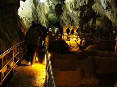Καλάβρυτα: Πλήθος επισκεπτών στο Σπήλαιο...