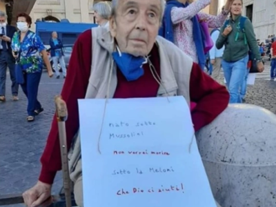 Ιταλία: Το viral πλακάτ ενός Ιταλού - «Γ...