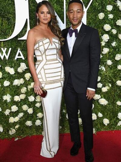 ΤΖΟΝ ΛΕΤΖΕΝΤ, ΚΡΙΣΥ ΤΑΙΓΚΕΝ