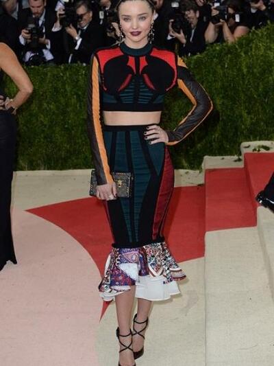 Με πάτσγουορκ Louis Vuitton και η Μιράντα Κερ