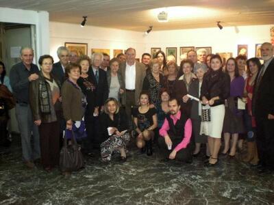 Ομαδικές  φωτογραφίες με μέλη του Δ.Σ.  ...