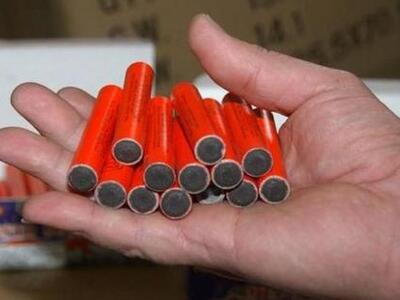 Ανήλικη πήγε με 500 κροτίδες στο σχολείο!