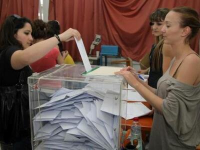 Νέα δημοσκόπηση: Προβάδισμα 10,4% του ΣΥ...