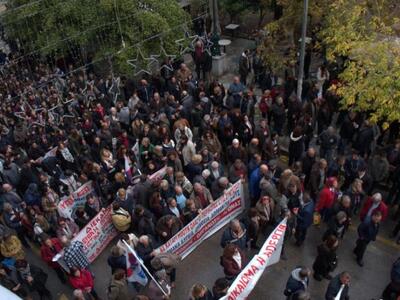 Το ΠΑΜΕ έξω από το Εργατικό Κέντρο, η πρ...