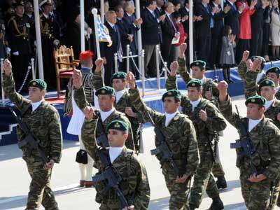 ΕΔΕ για τα ρατσιστικά συνθήματα στην παρ...