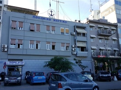 Η πλευρά του κτιρίου από την οδό Οθωνος-...