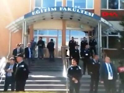 4 νεκροί από πυροβολισμούς σε Πανεπιστήμ...