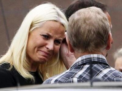 Θρήνος για τη βασιλική οικογένεια της Νο...