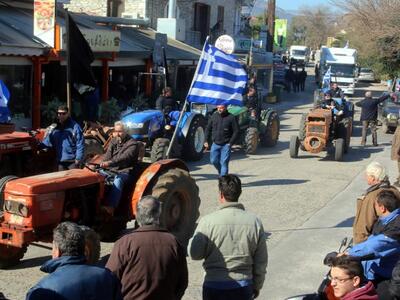 Συνεχίζονται τα μπλόκα στη Δυτική Ελλάδα...