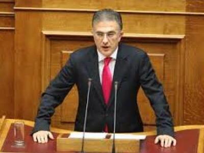 Παραδέχεται αστοχίες στην είσπραξη ληξιπ...