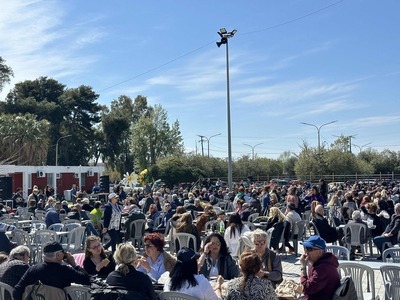 Καθαρά Δευτέρα στην Πάτρα: "Αμόλα κ...