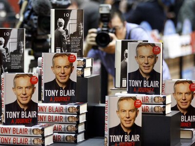 Με αυγά, παπούτσια και πλαστικά μπουκάλι...