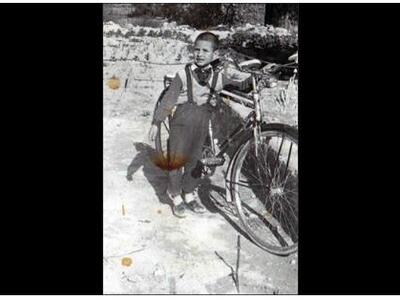 Το αγοράκι της φωτογραφίας είναι γνωστός...