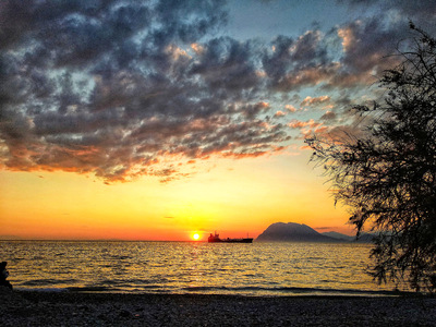 Το πατρινό ηλιοβασίλεμα λίγο πριν την με...