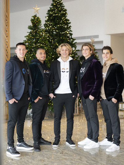 Σακάκια, φούτερ Boss και παντελόνια Les ...