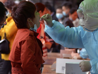 Κίνα-κορωνοϊός: Μόλις 10 νέα κρούσματα κ...