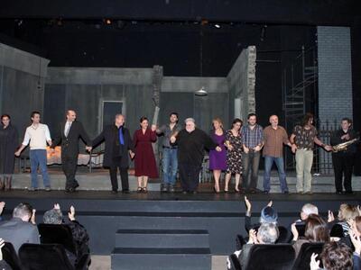 Λαμπερή πρεμιέρα για το "Λεωφορείο ...