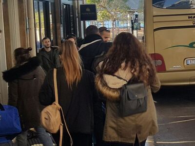 Πάτρα: Ξεκίνησε η έξοδος των φοιτητών γι...
