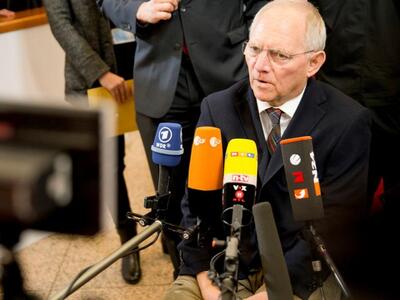 «Ο Σόιμπλε ξυπνά τα κακά πνεύματα του παρελθόντος»