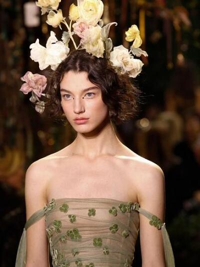 DIOR COUTURE