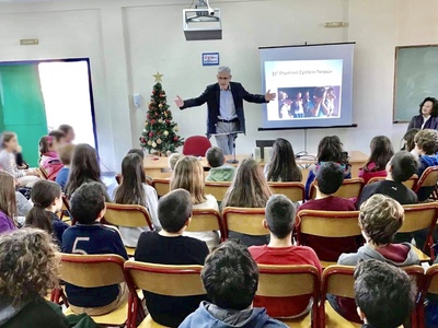 Ομιλία του Άγγελου Τσιγκρή για τη σχολικ...