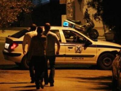 ΤΩΡΑ: Επίθεση αντιεξουσιαστών κατά αστυν...