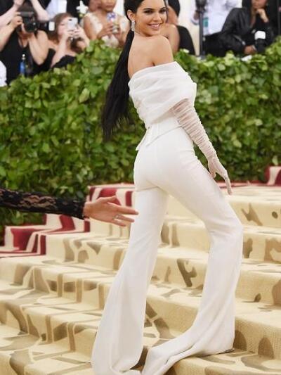 KENTAΛ ΤΖΕΝΕΡ ΜΕ OFF WHITE