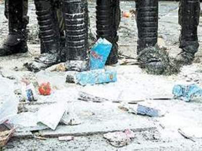 Έριξαν γιαούρτια στην εκδήλωση του ΛΑΟΣ