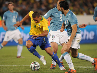 Η Βραζιλία αντιμετωπίζει τη Χιλή (21.30, ΝΕΤ)