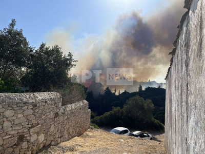 Φωτιά στα Κύθηρα: «Αν δεν έρθουν εναέρια...
