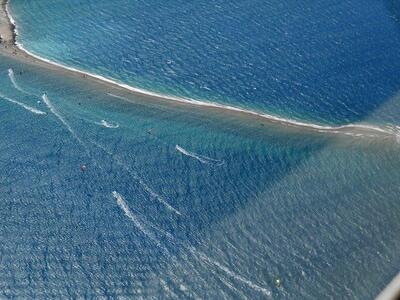 Οι kite surfers της Πάτρας καθαρίζουν το Δρέπανο