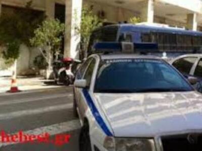 Πάτρα: Στα κρατητήρια με χειροπέδες ο 30...