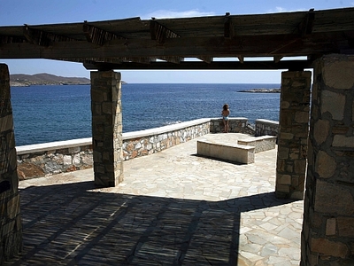 Στο σφυρί βγαίνουν ξενοδοχεία και τουρισ...