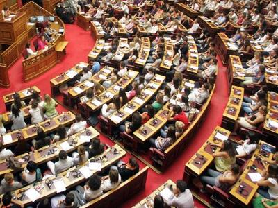 Δρακόντεια μέτρα ασφαλείας στη Βουλή λόγω Ολάντ