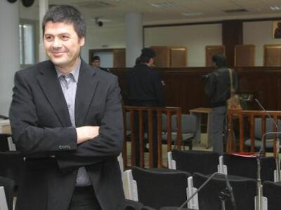 Κυκλοφορεί ντυμένος παπάς στην Αθήνα ο Ξ...