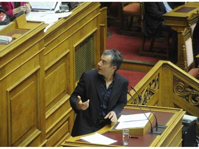 Θεοδωράκης: Στο πλευρό του Τσίπρα για τι...